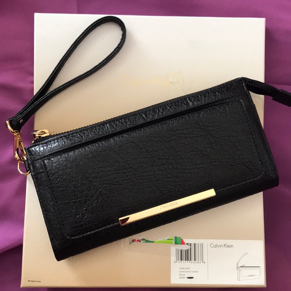 Calvin Klein Handbags - IOB Calvin Klein Continental Wallet